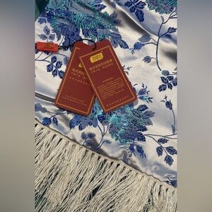 🆕 Elegant Oriental Blue Floral Silk Scarf with Fringe